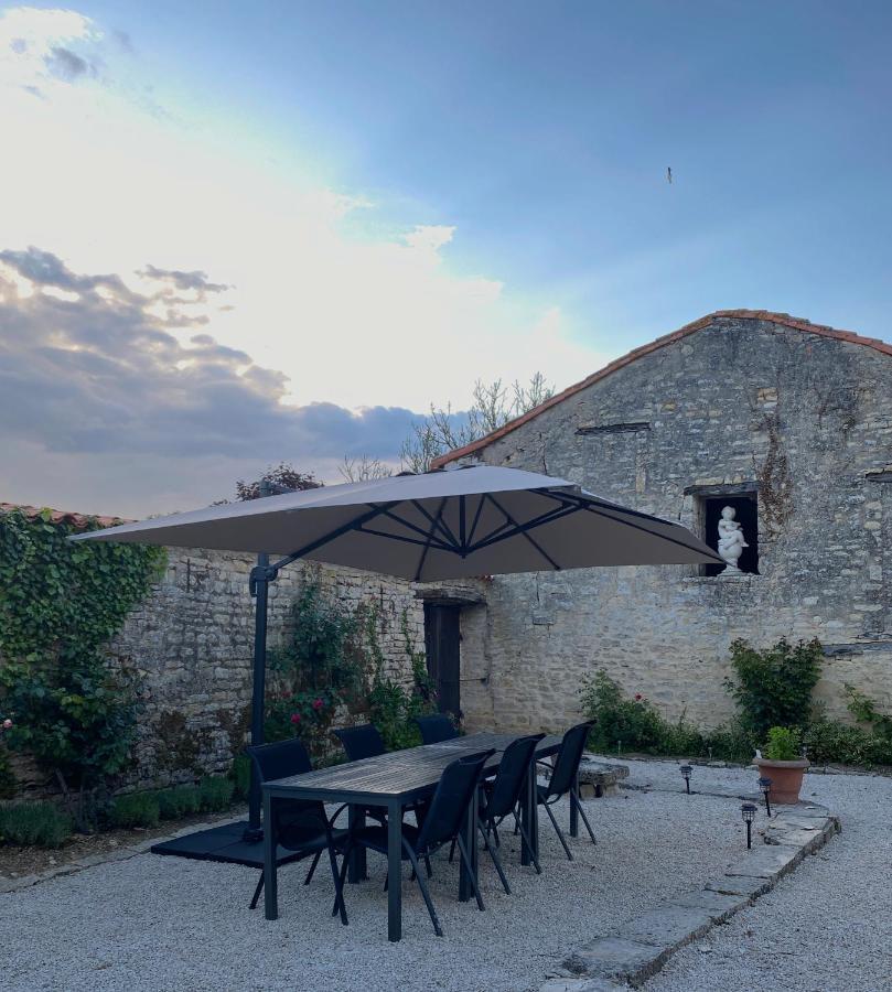 Maison Dix Tusson Exterior photo